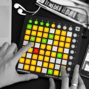 Novation Launchpad Mini Kompakter USB Grid Controller für Ableton Live