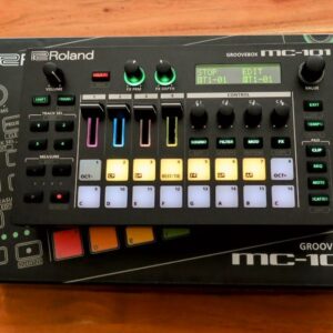 Roland MC-101 Groovebox