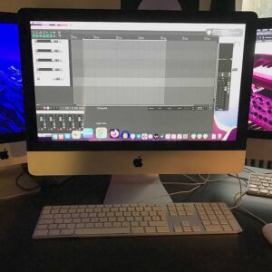 Stabiler iMac 21'5 Zoll OS Monterey, 2.8 GHz aus Musikstudio